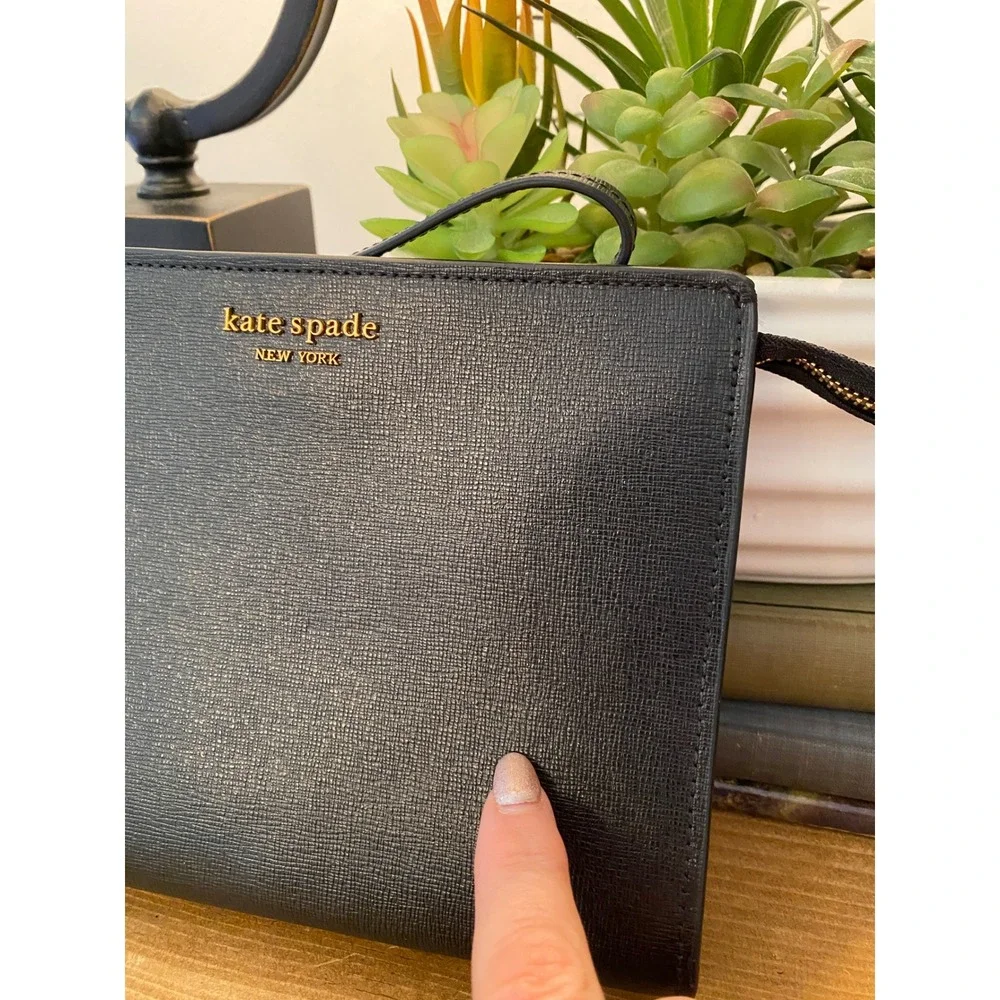 Kate Spade New York Black Saffiano Leather Wristlet Clutch Gold Logo Bag‎